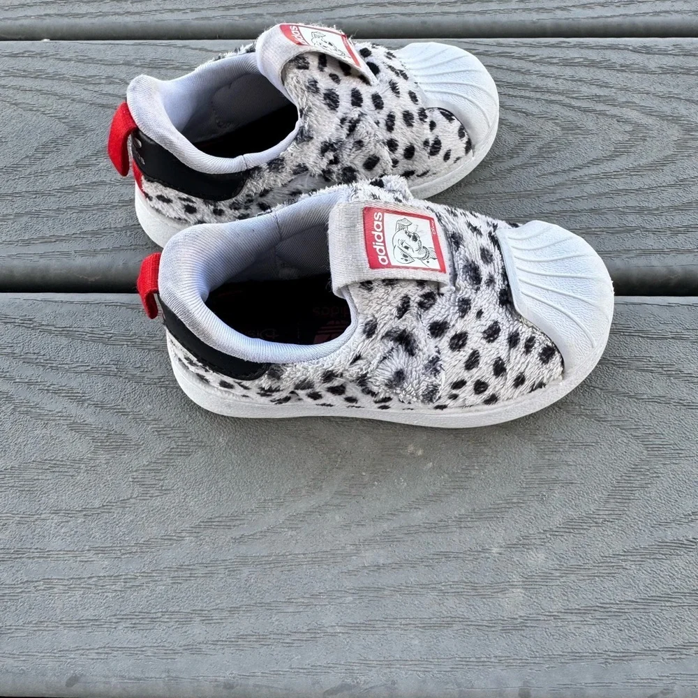 Adidas Disney Dalmatian Fuzzy Sneakers Toddler size 6
